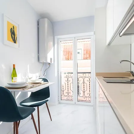 Lägenhet Perfect 1 Bed In Chiado With Aircon Lisboa
