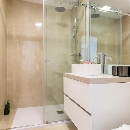 Perfect 1 Bed In Chiado With Aircon