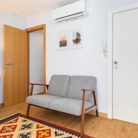 Perfect 1 Bed In Chiado With Aircon *