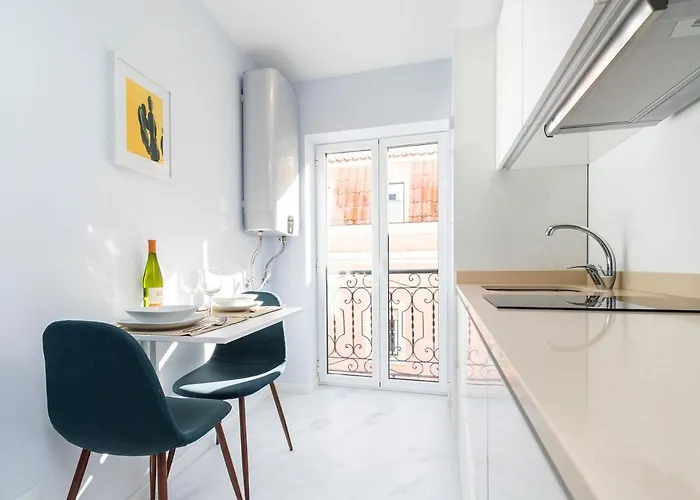 Perfect 1 Bedroom Very With Ac Lisboa